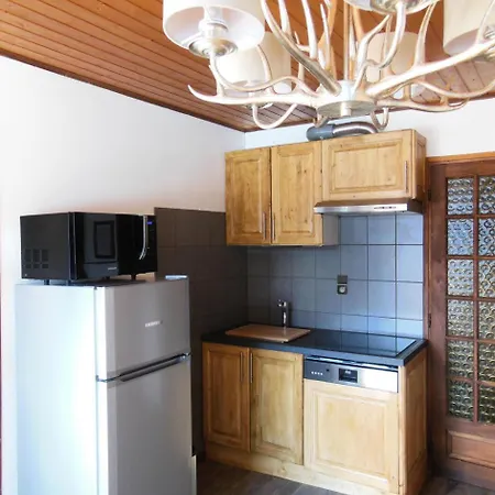 Fleur De Neige - 2 Pieces Pour 5 Personnes Mae-3334 * La Plagne